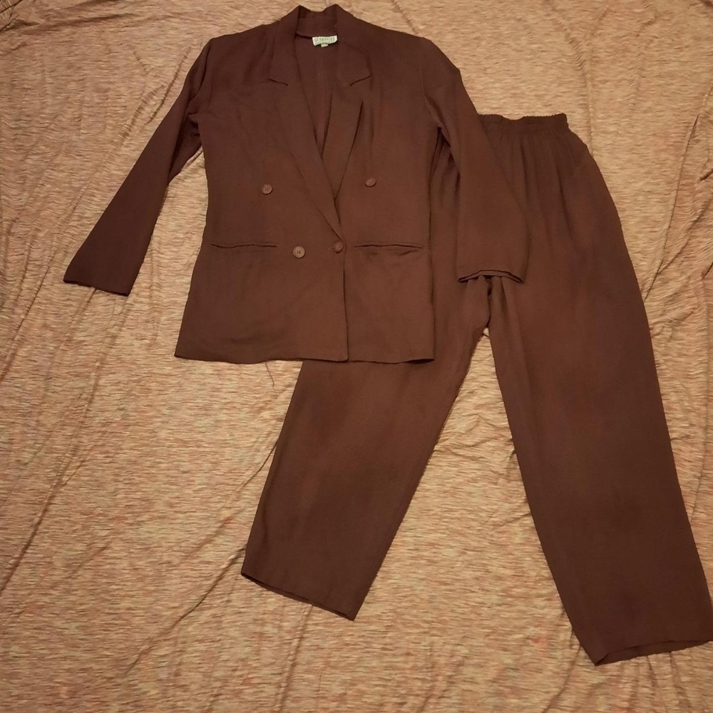 Elegant Brown Women's Suit Set